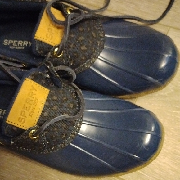Sperry Blue and Tan Boots Waterproof Duck Design - Picture 8 of 9